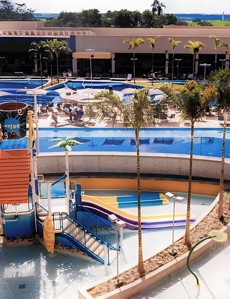 Espaçosa Suíte Familiar no Solar das Águas Park Resort